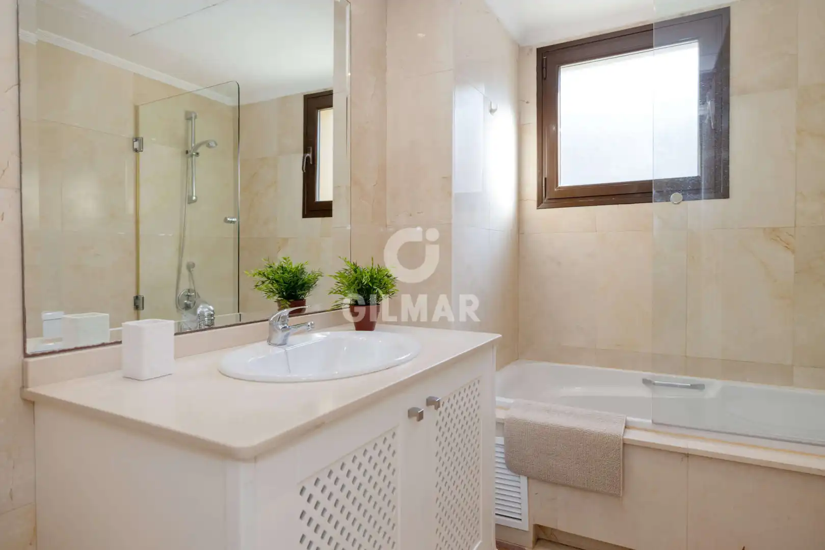 Appartamento con terrazza in vendita a Puerto de Sotogrande - La Marina, imagen 32