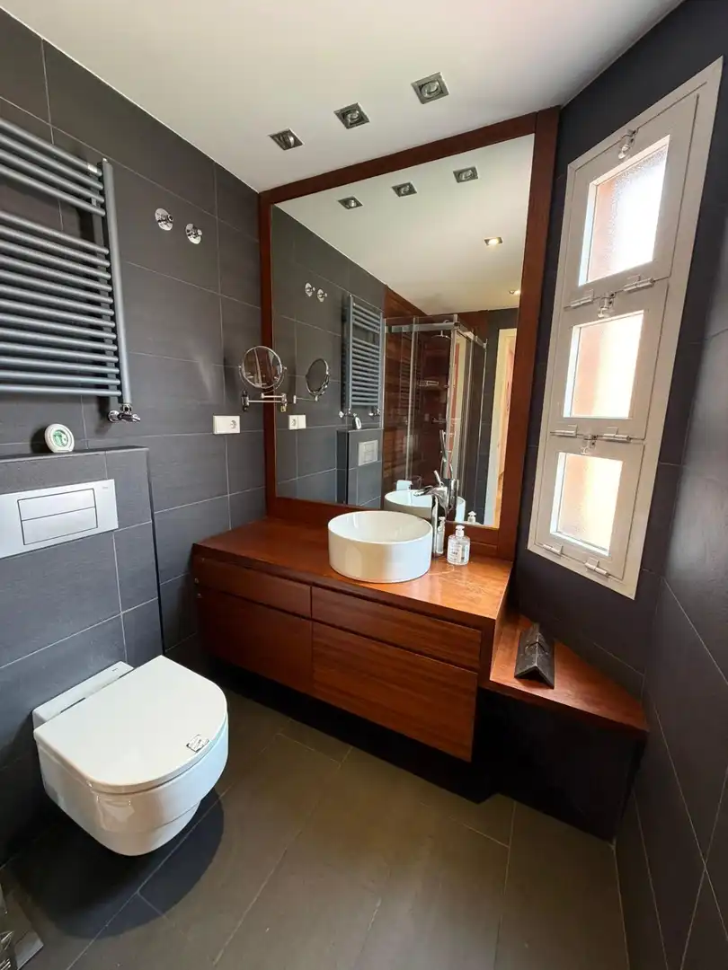 Baño de Piso de alquiler en Madrid con Aire acondicionado, Calefacción y Parquet