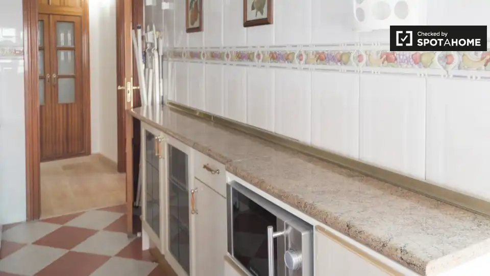 Kitchen of Flat for share in Madrid  with Air Conditioner, Heating and Terrace