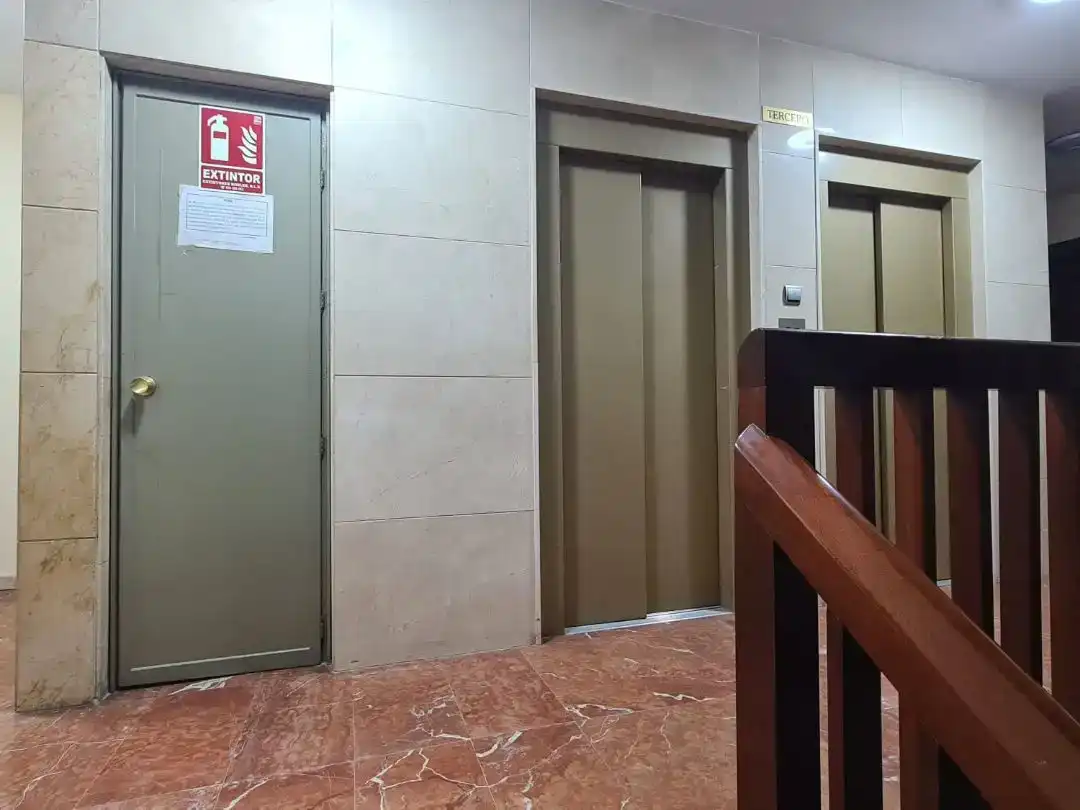 Piso para compartir en Almería con Aire acondicionado, Trastero y Amueblado