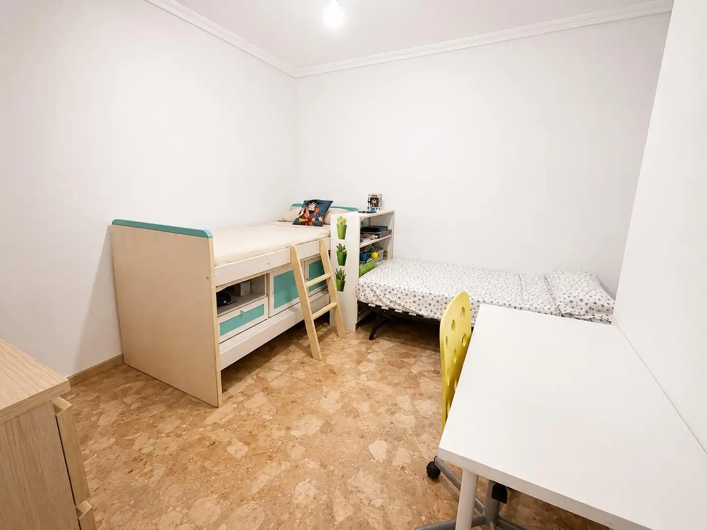 Dormitori de Pis en venda en Crevillent amb Aire condicionat, Terrassa i Traster