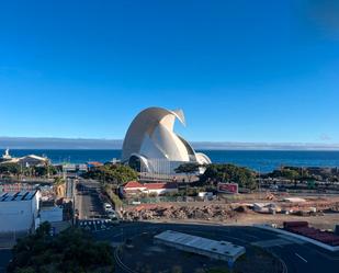 Vista exterior de Pis en venda en  Santa Cruz de Tenerife Capital amb Terrassa, Moblat i Forn