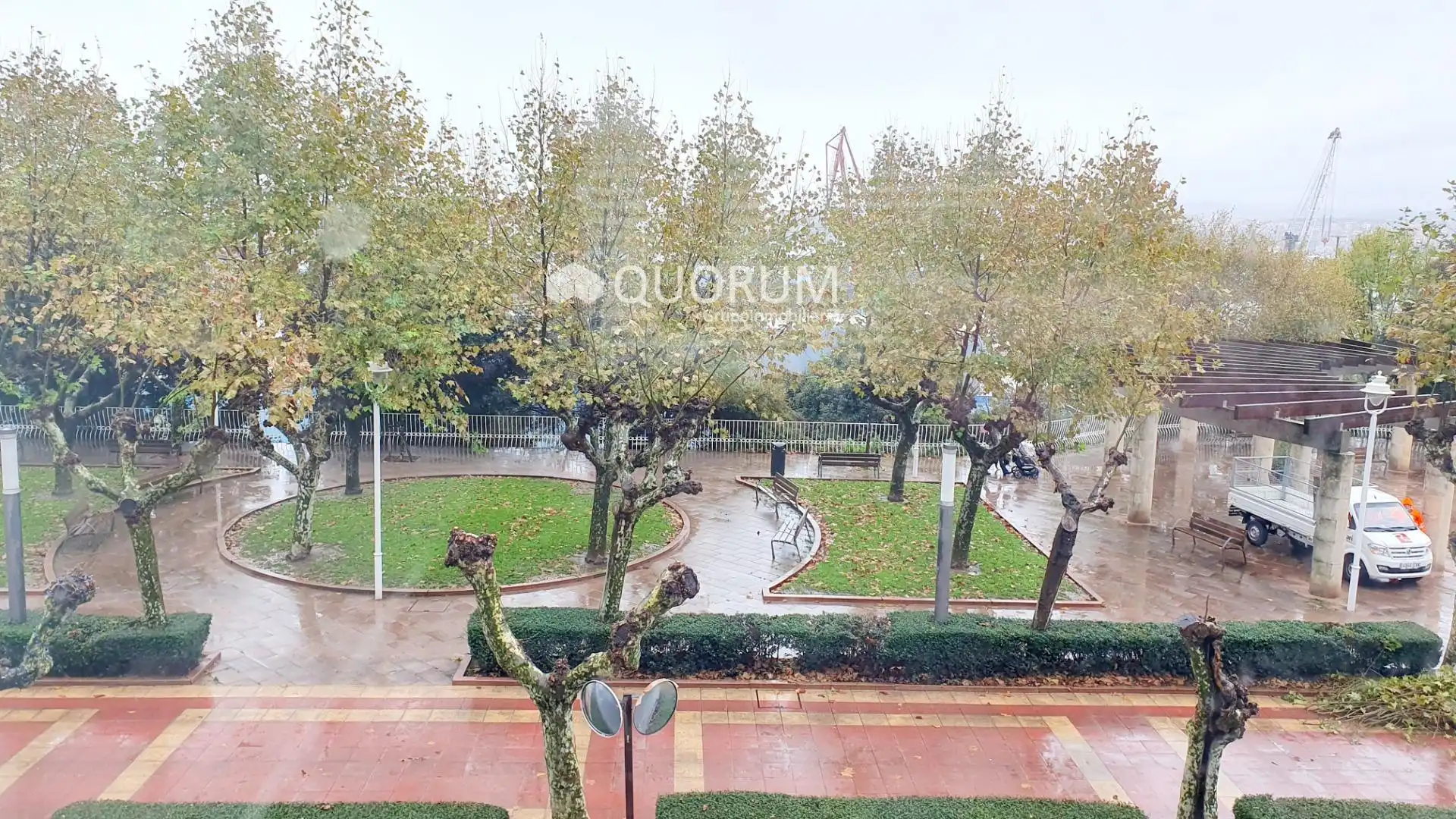 Vista exterior de Oficina de alquiler en Santurtzi 