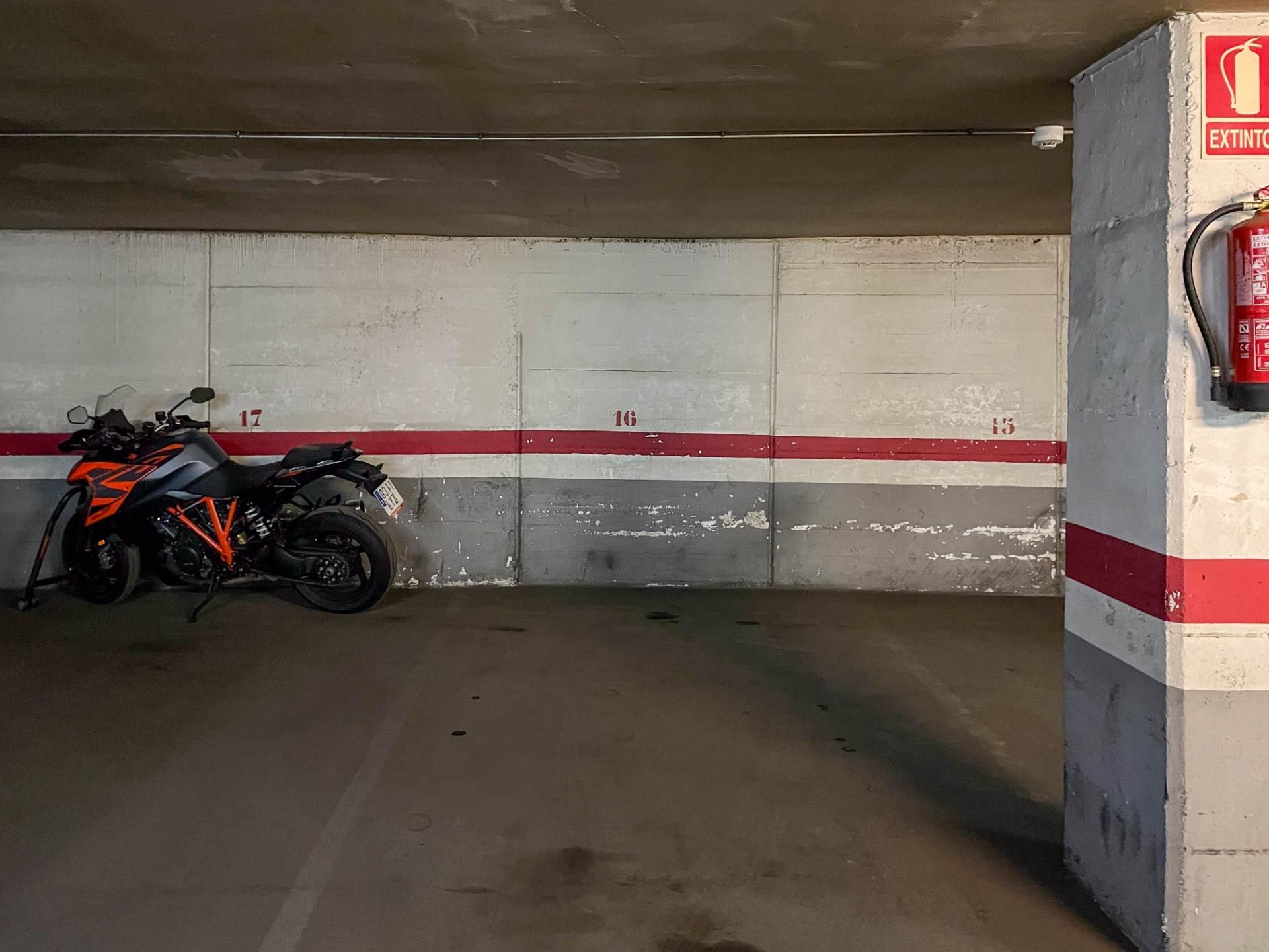 Parkplatz von Garage zur Miete in Esplugues de Llobregat