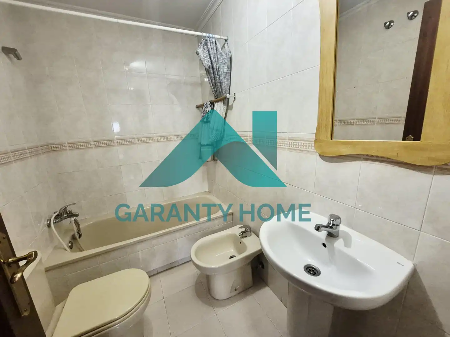 Baño de Piso en venta en Cáceres con Terraza, Trastero y Amueblado