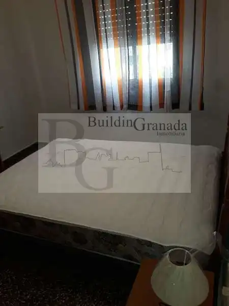 Piso de alquiler en Granada con Terraza y Microondas