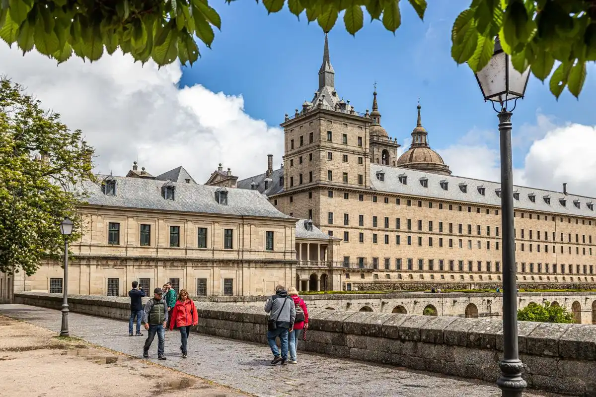 Exterior view of Houses for sale in San Lorenzo de El Escorial  with Air Conditioner, Heating and Private garden