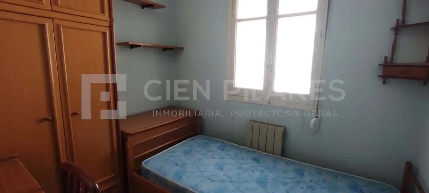 Bedroom of Flat for sale in  Logroño