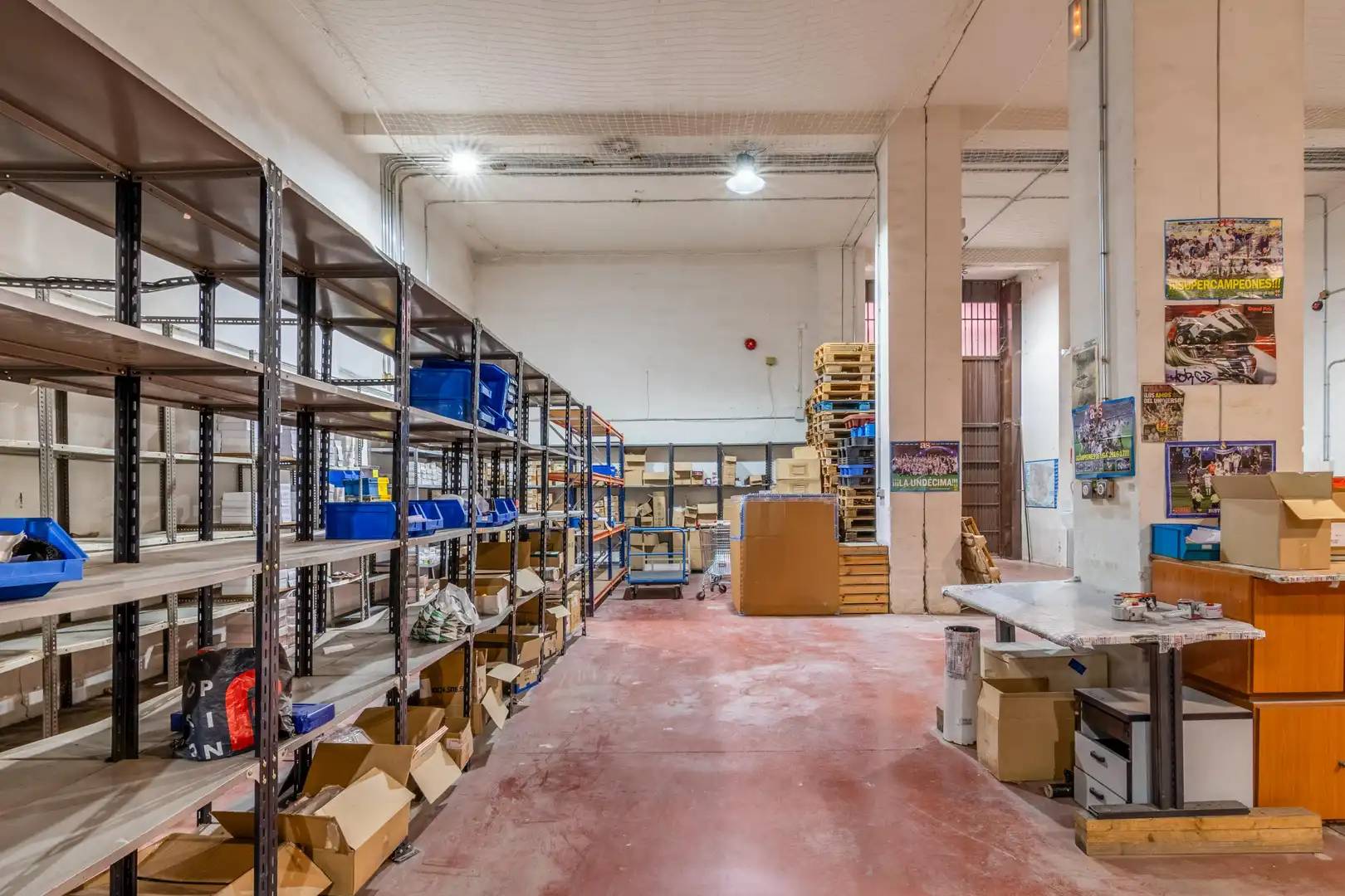Nau industrial en venda a Calle de Albasanz, Simancas