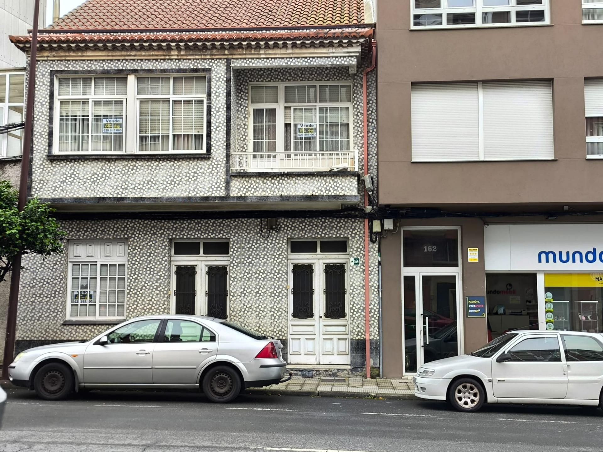 Vista exterior de Casa o xalet en venda en Carballo amb Jardí privat i Terrassa