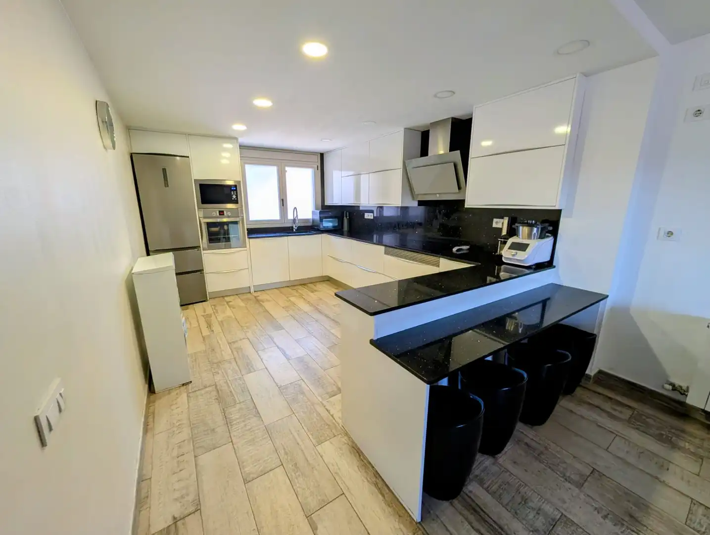 Cocina de Casa adosada en venta en Badalona con Parquet, Terraza y Trastero