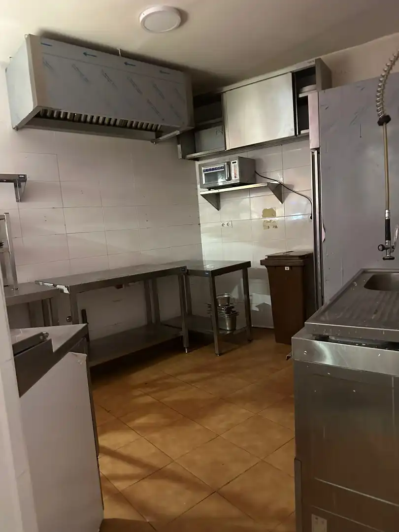 Cocina de Local en venta en Madrid con Aire acondicionado, Calefacción y Amueblado