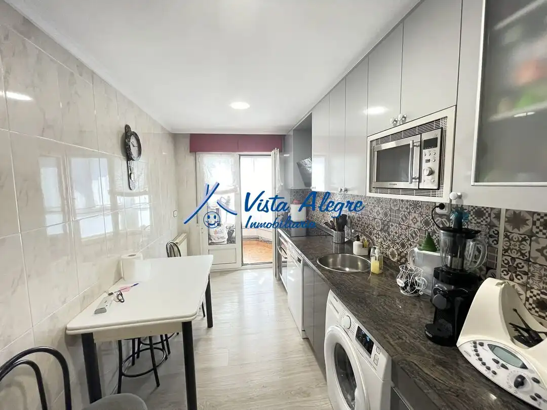 Cocina de Piso en venta en Haro con Calefacción, Parquet y Terraza