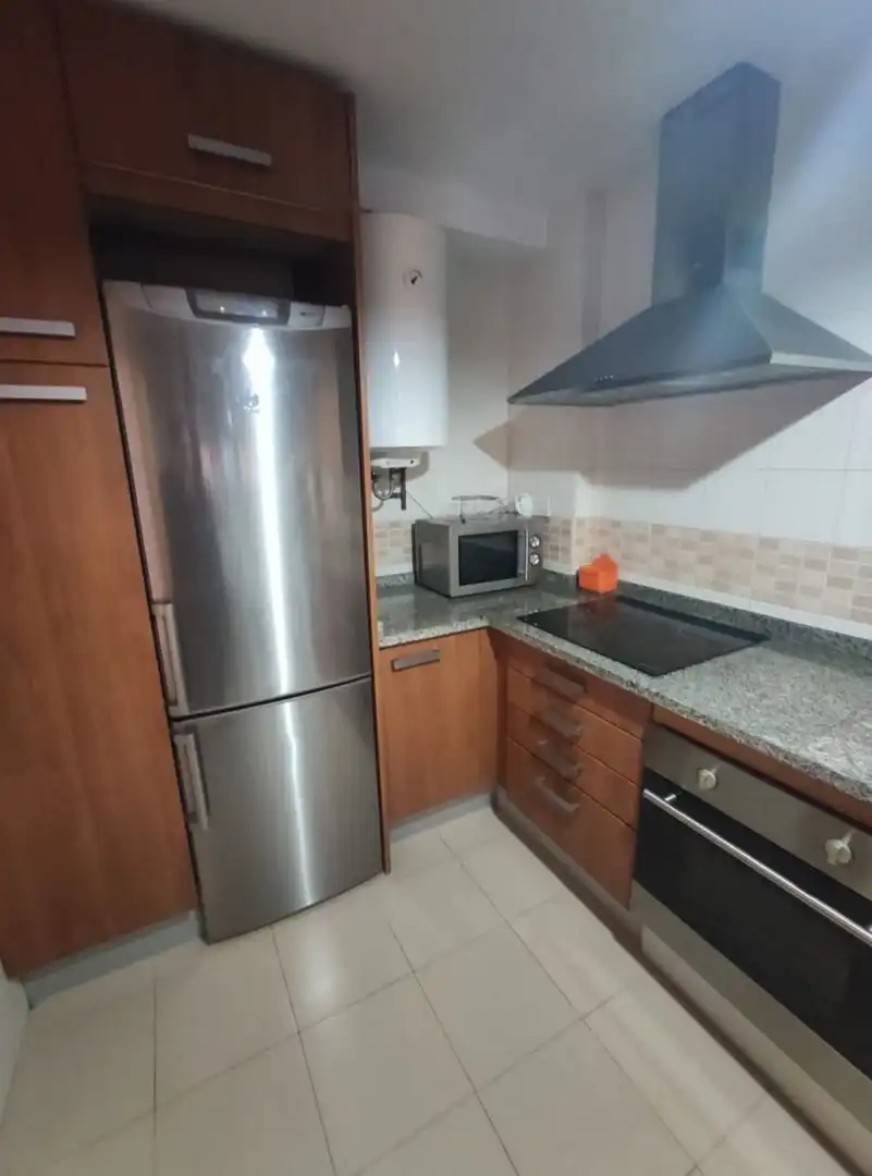 Küche von Wohnung zur Miete in Málaga mit Klimaanlage, Terrasse und Abstellraum