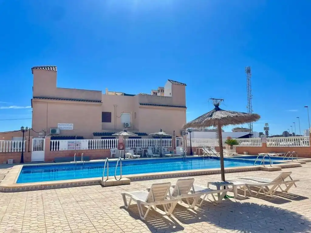 Ático en venta en Los Balcones - Los Altos