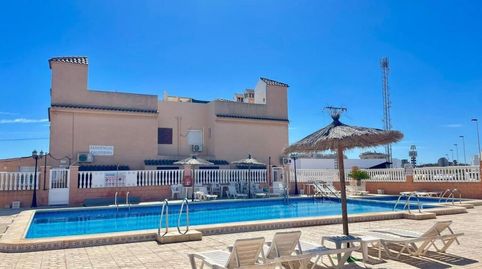 Soleado apartamento dúplex de 2 dormitorios con ventanas panorámicas  Punta Prima, Torrevieja