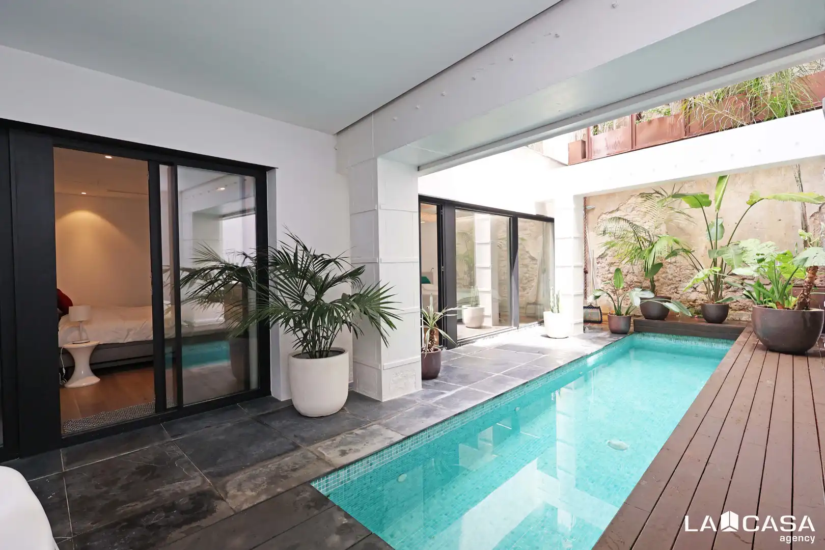 Piscina de Dúplex en venta en Barcelona con Aire acondicionado, Calefacción y Terraza