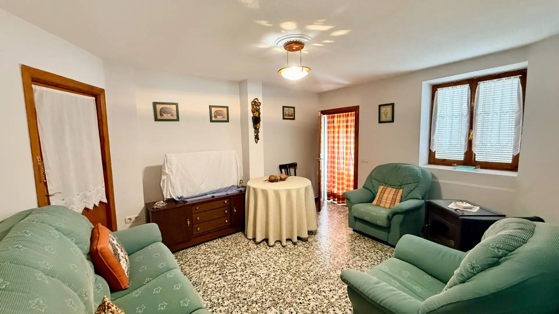 Sala d'estar de Casa o xalet en venda en Samboal amb Jardí privat i Traster