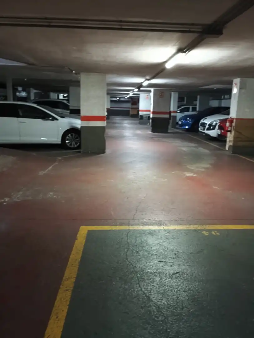 Aparcament de Garatge en venda en Badalona