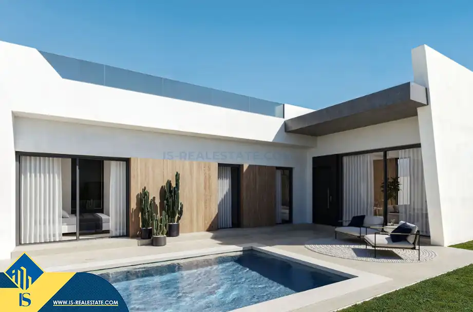 Chalet con piscina en venta en San Miguel de Salinas