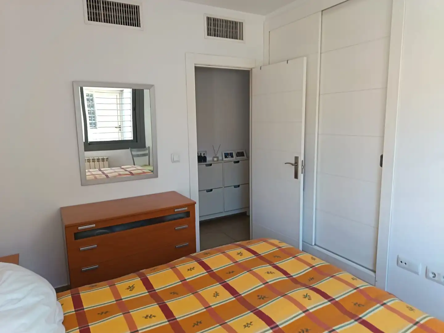 Habitación de Piso en venta en Granada con Aire acondicionado, Calefacción y Terraza