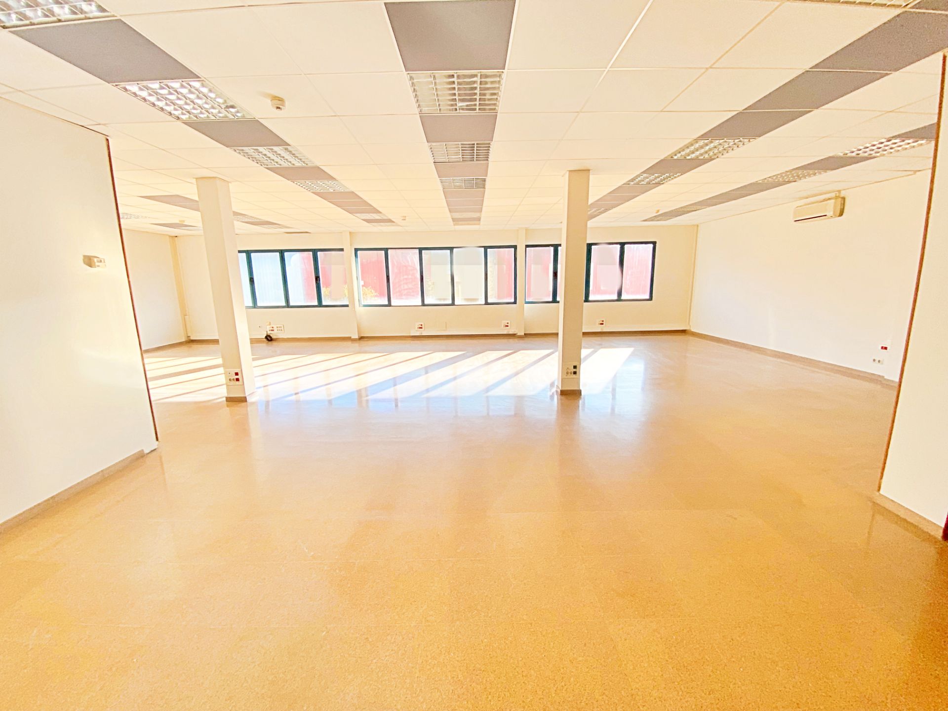 Office to rent in Camargo  with Air Conditioner and Heating