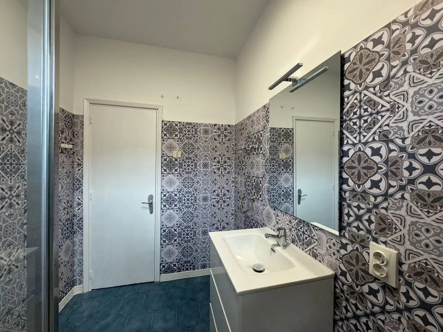 Bathroom of Flat for sale in Aller  with Storage room