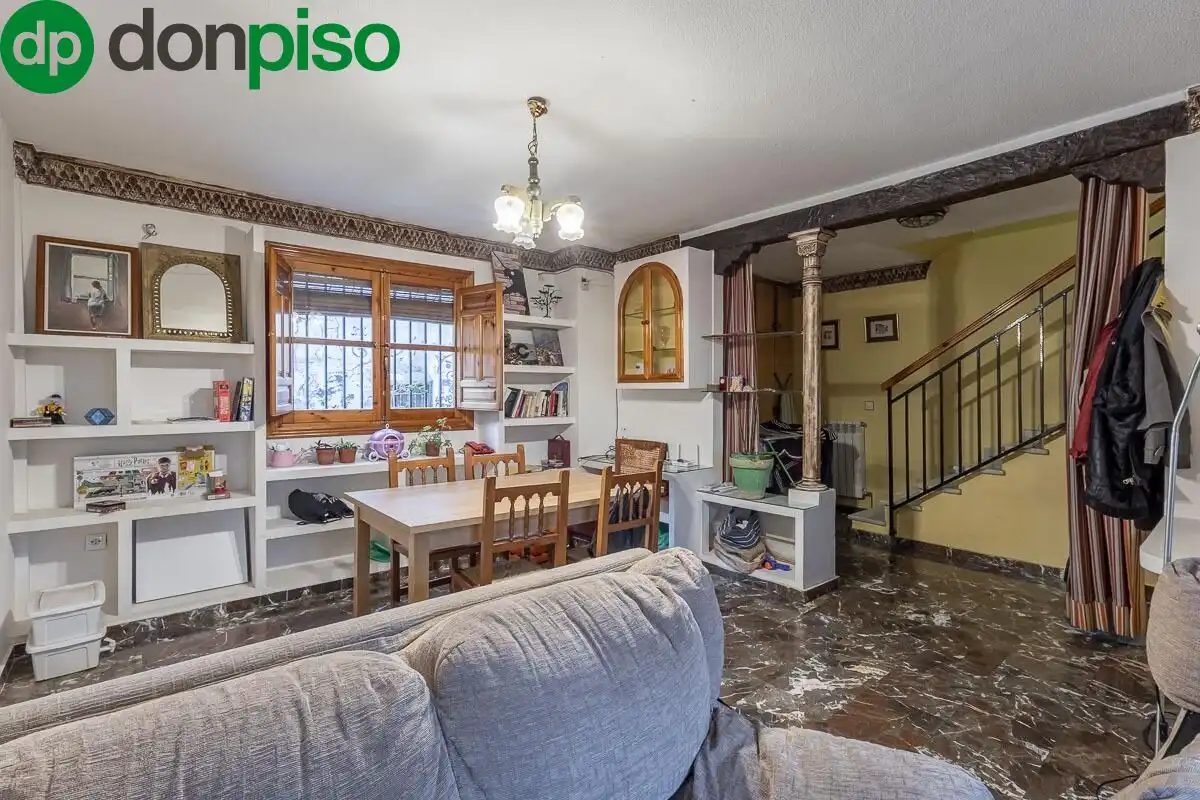 Sala d'estar de Casa o xalet en venda en Granada amb Aire condicionat, Calefacció i Terrassa