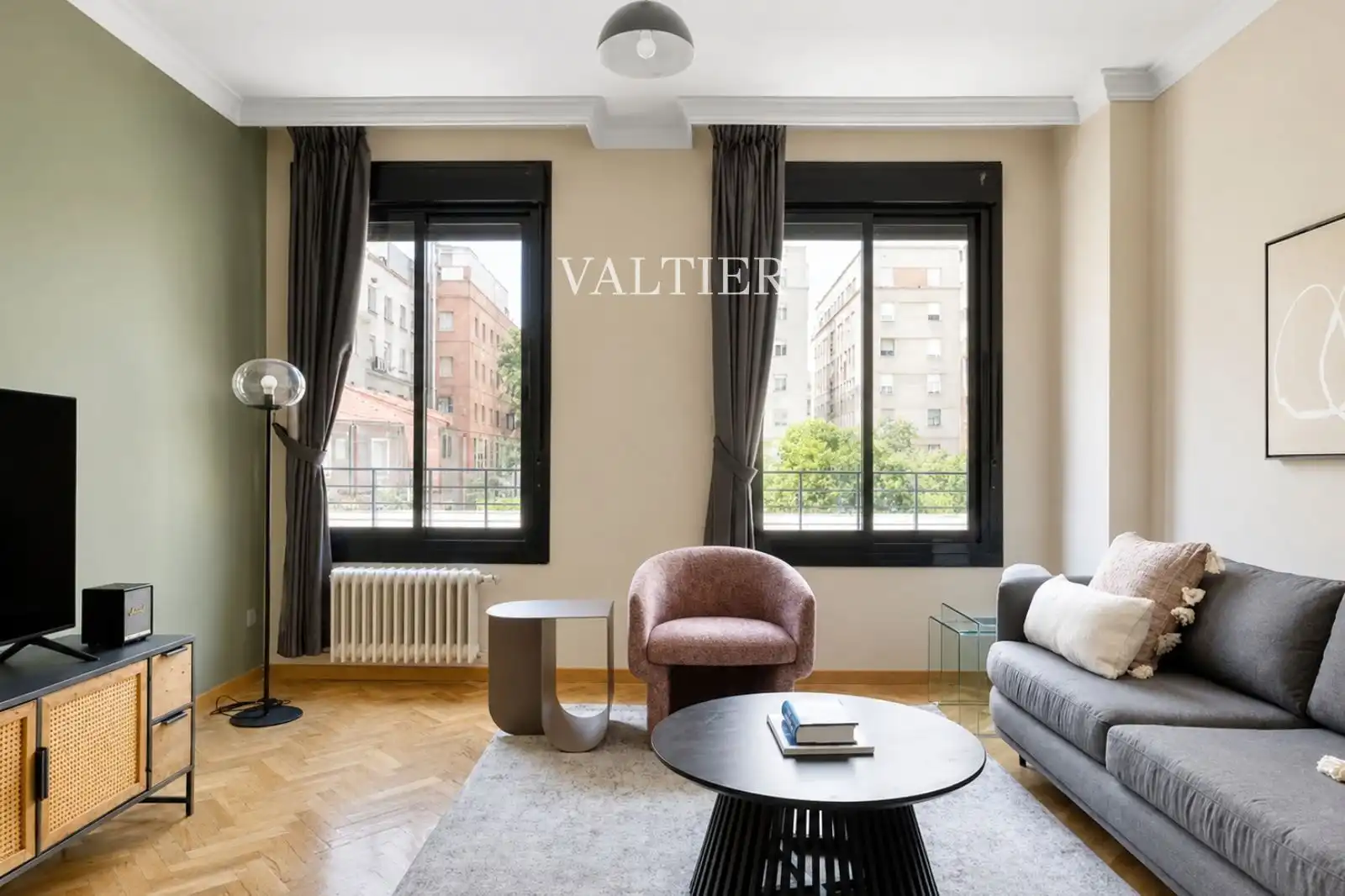 Sala d'estar de Pis de lloguer en Madrid amb Aire condicionat, Terrassa i Moblat