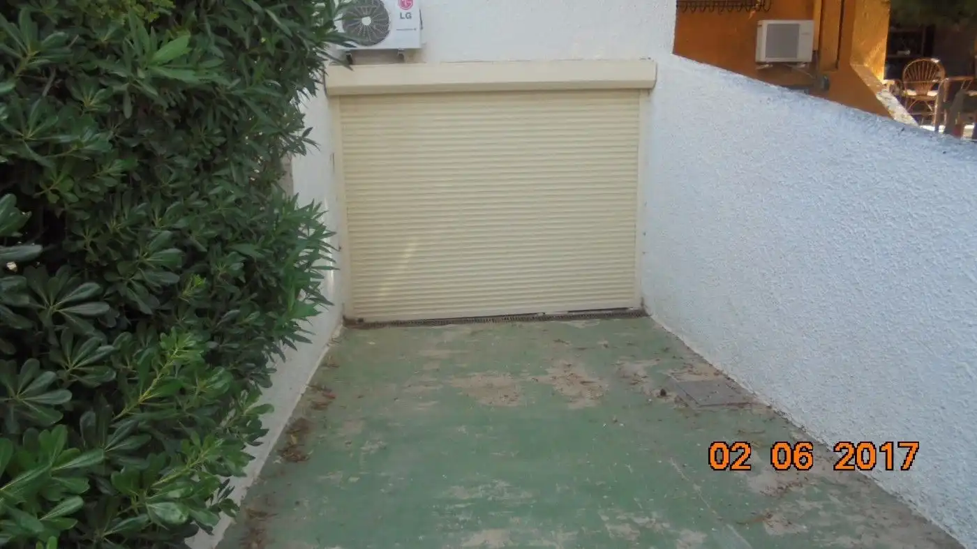 Aparcament de Casa o xalet en venda en Orihuela amb Aire condicionat, Traster i Piscina