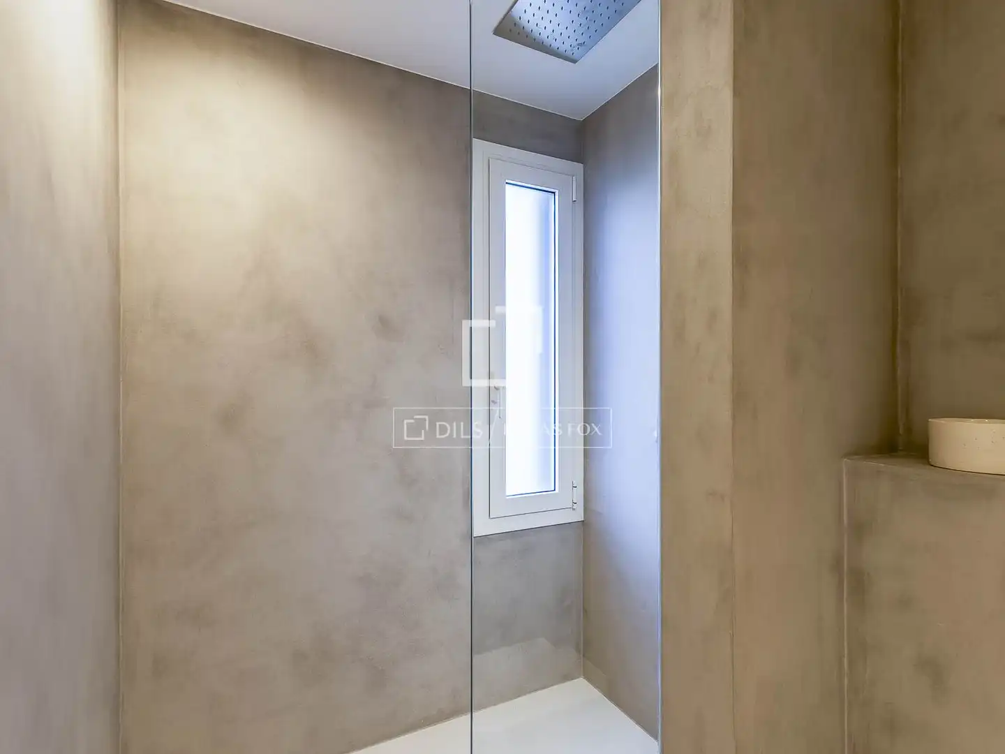 Badezimmer von Wohnung zum Verkauf in Barcelona mit Klimaanlage, Heizung und Privatgarten