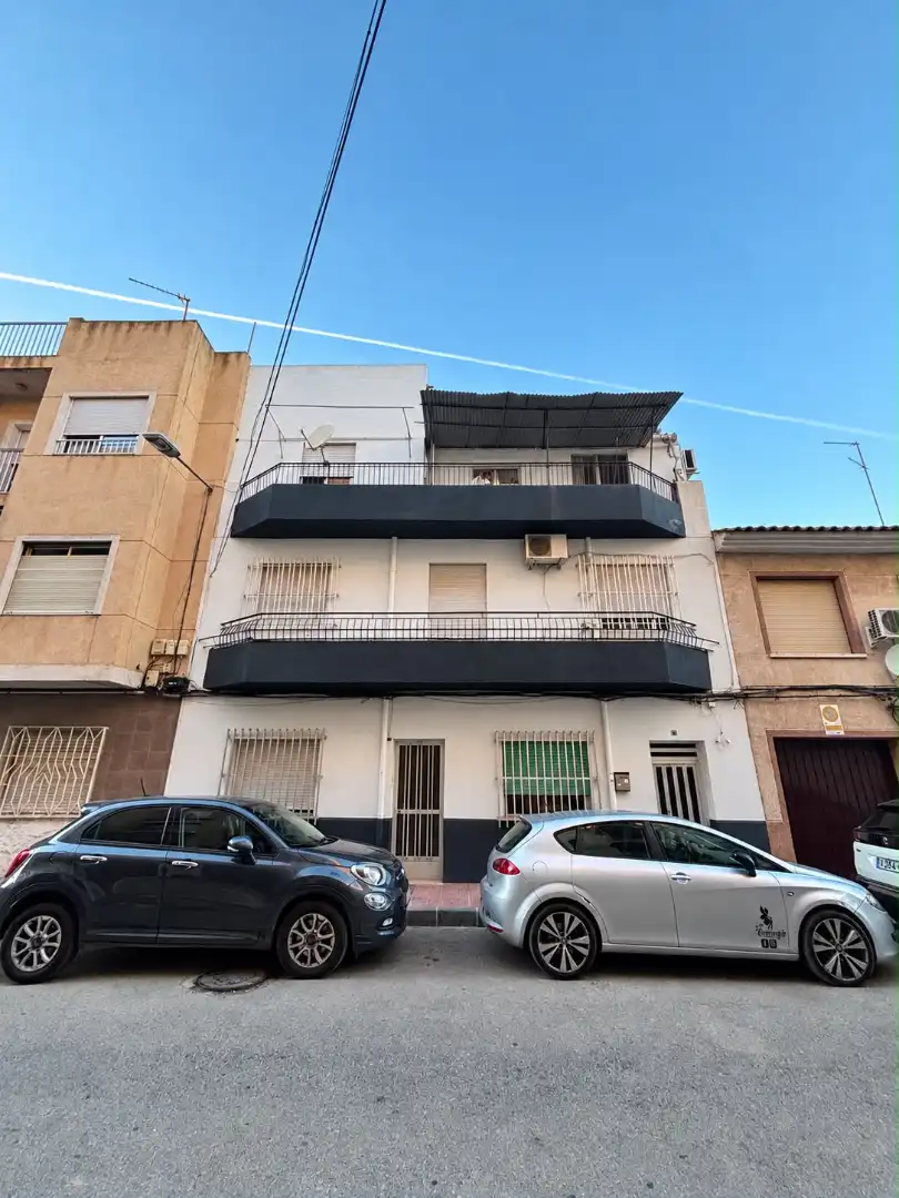 House with terrace for sale in Calle Gaudí