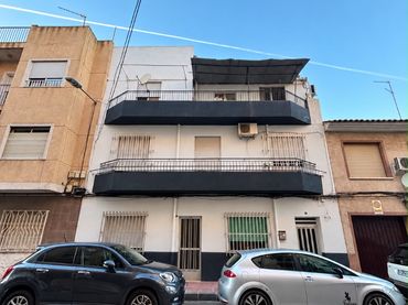 House with balcony for sale in Calle Gaudí