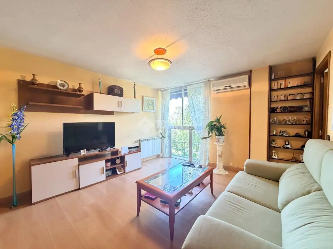 Wohnzimmer von Wohnung zum Verkauf in Madrid mit Klimaanlage, Heizung und Terrasse