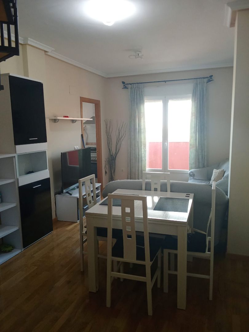 Sala d'estar de Dúplex en venda en Ocaña amb Calefacció, Terrassa i Traster