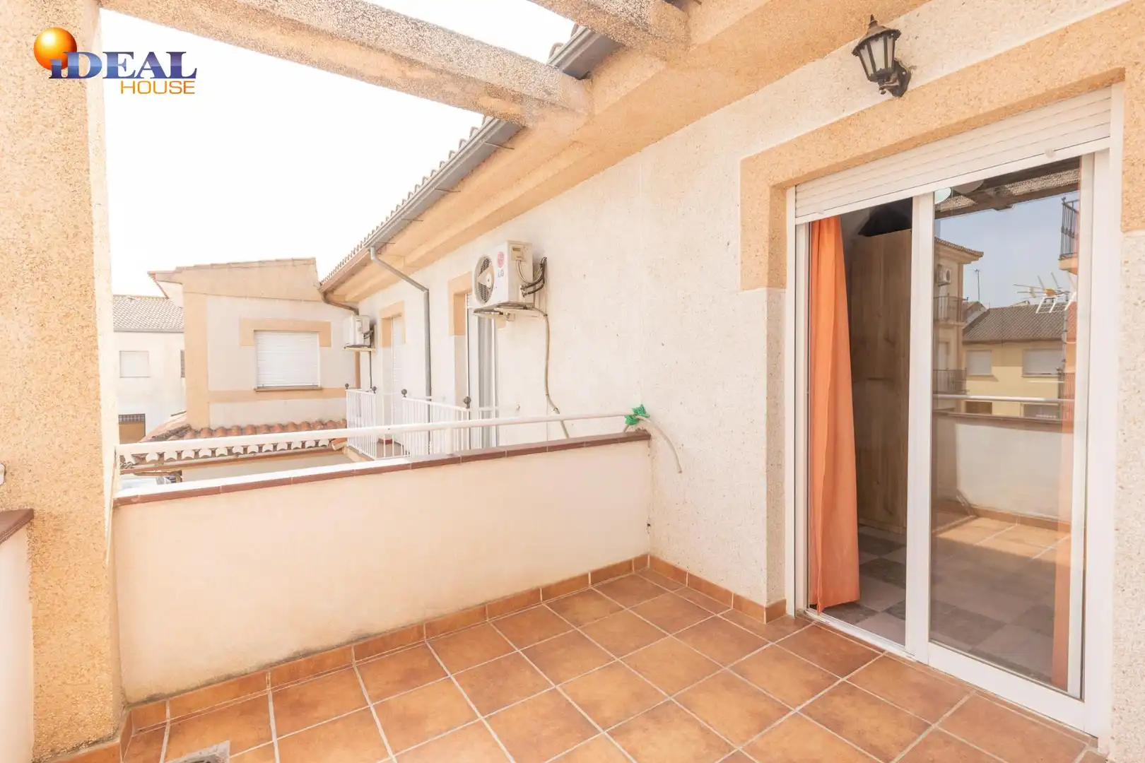 Reihenhaus zum Verkauf in Calle TVAL BLAS DE OTERO 4, imagen 3