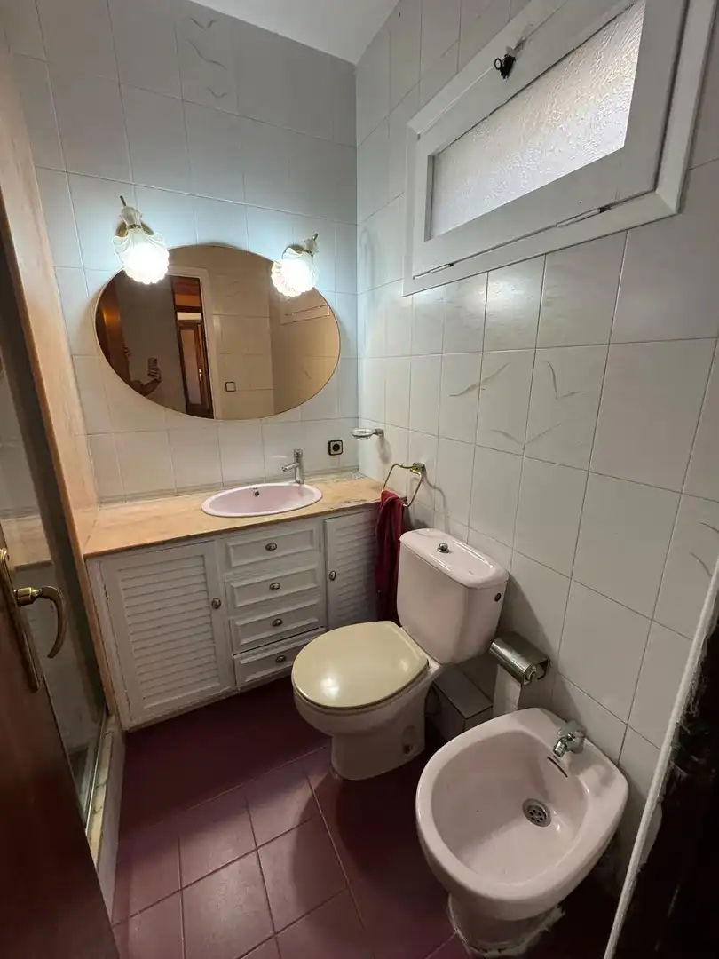 Bathroom of Flat for sale in Barcelona  with Parquet flooring