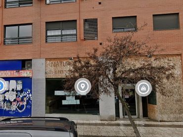 Locale commerciale in vendita a Av. Levante