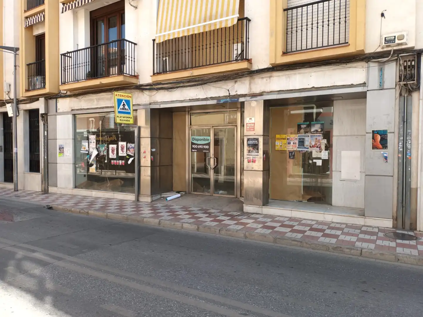 Local comercial de lloguer a C/ Granada