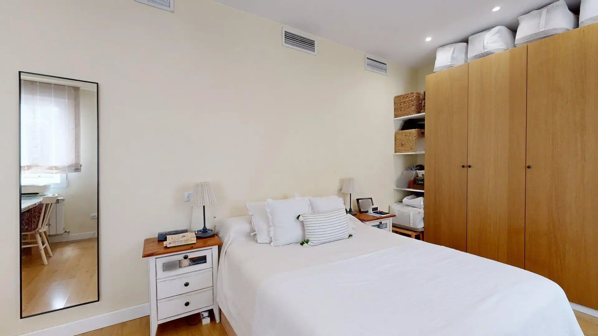 Bedroom of Flat for sale in Zaragoza  with Air Conditioner, Heating and Parquet flooring