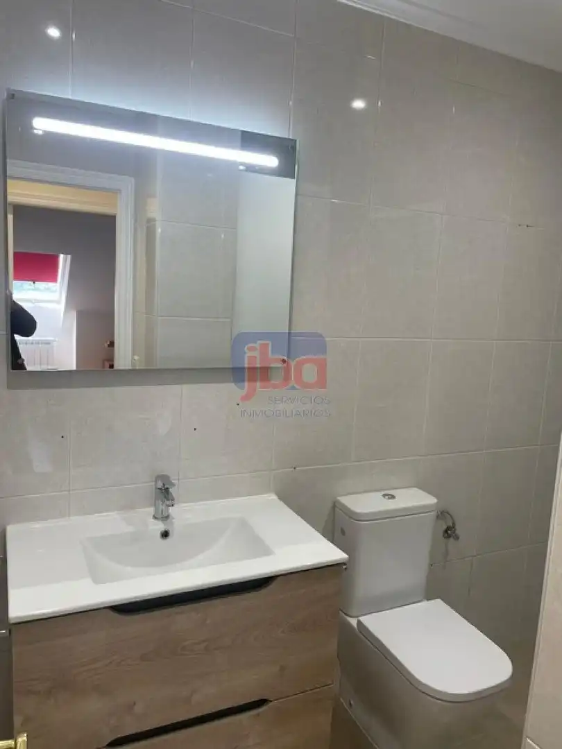 Bathroom of Attic for rent in Ourense Capital   with Heating, Terrace and Storage room