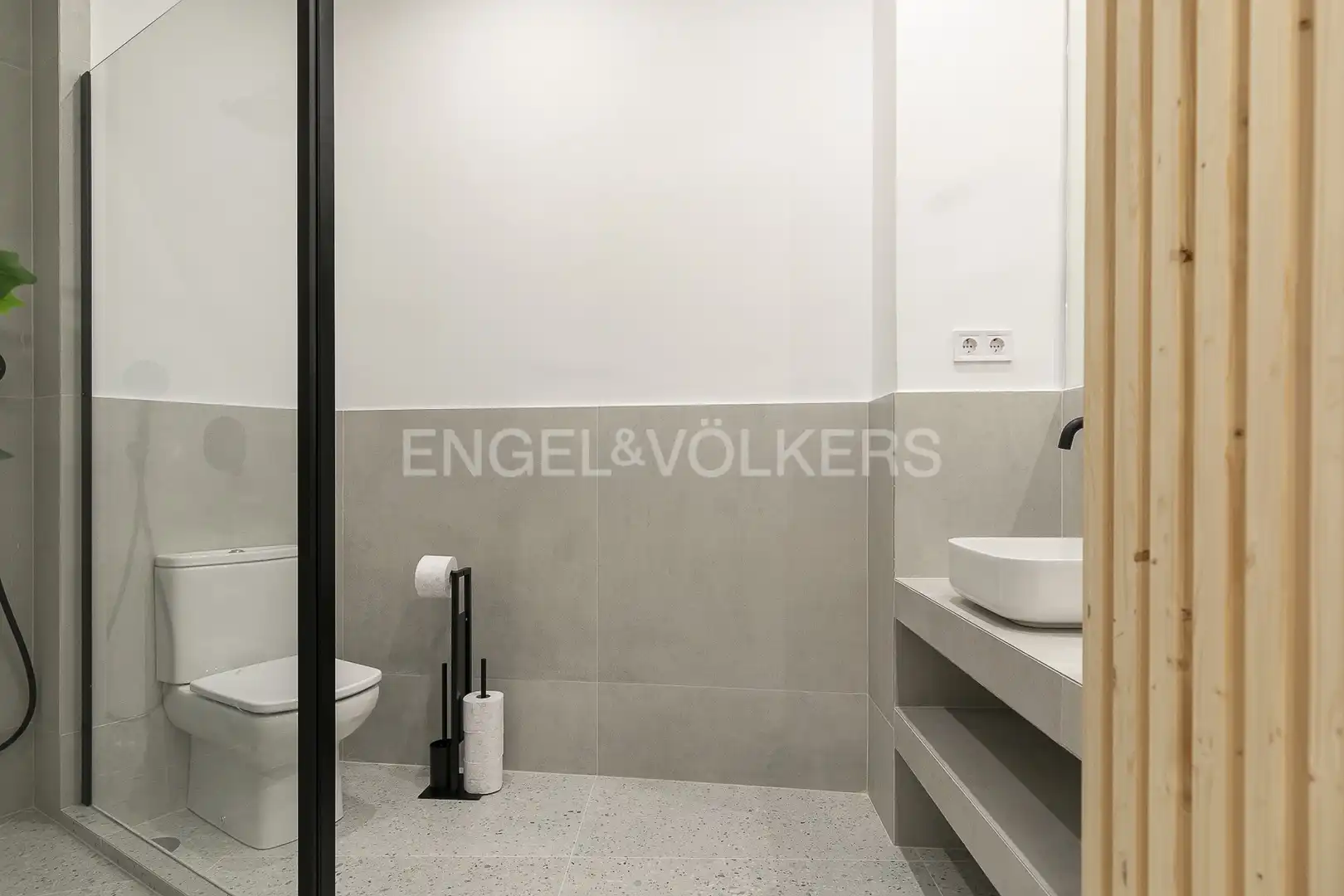 Bathroom of Flat for rent in Madrid  with Air Conditioner, Heating and Pets allowed