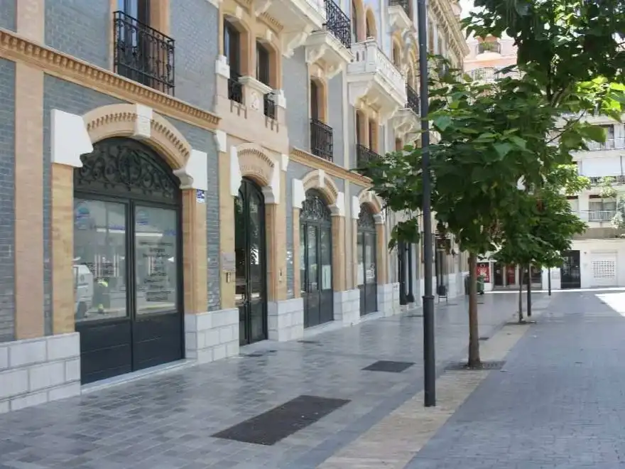 Vista exterior de Local de alquiler en Huelva con Aire acondicionado, Calefacción y Internet