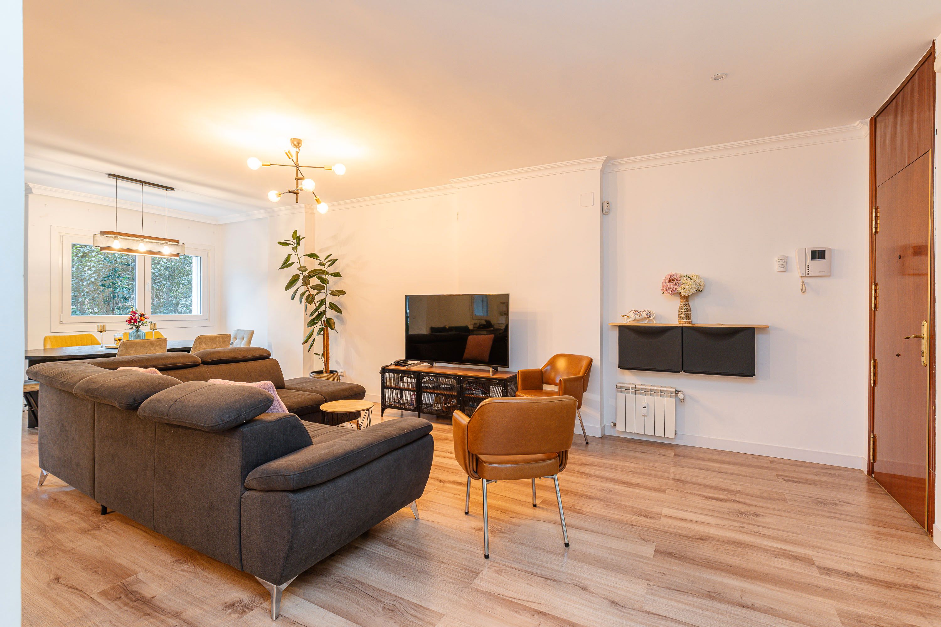 Sala d'estar de Apartament en venda en  Madrid Capital amb Aire condicionat, Calefacció i Terrassa