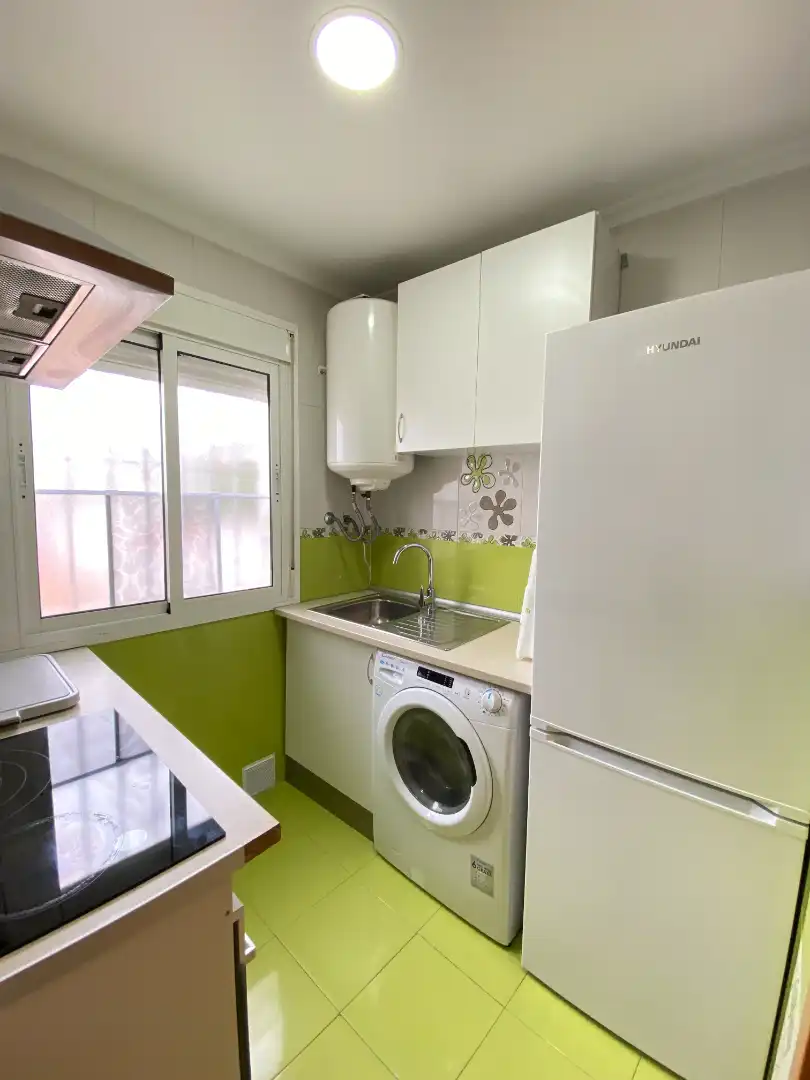 Cocina de Piso para compartir en Sevilla con Aire acondicionado, Calefacción y Amueblado
