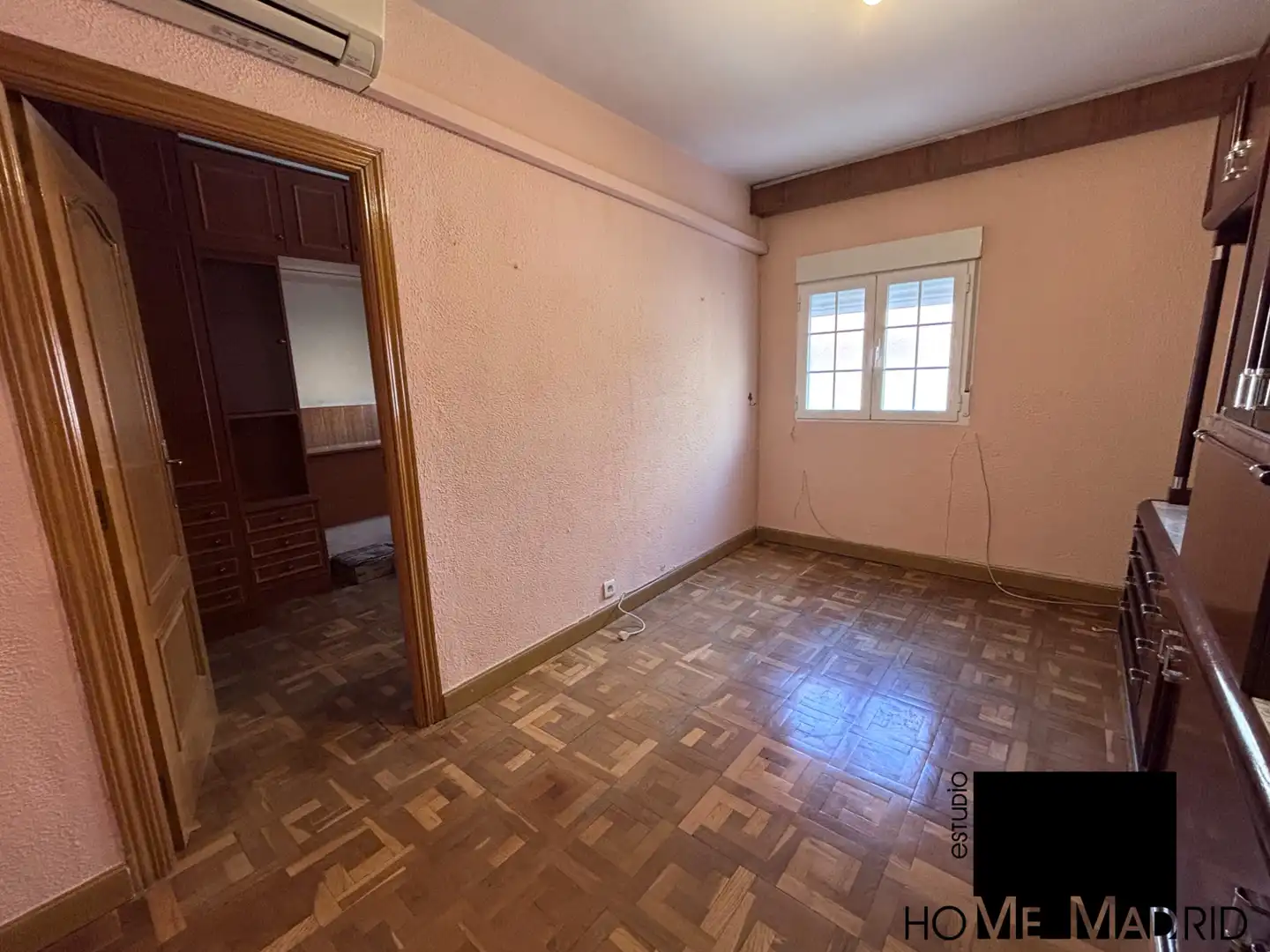 Bedroom of Flat for sale in Madrid  with Air Conditioner, Heating and Parquet flooring