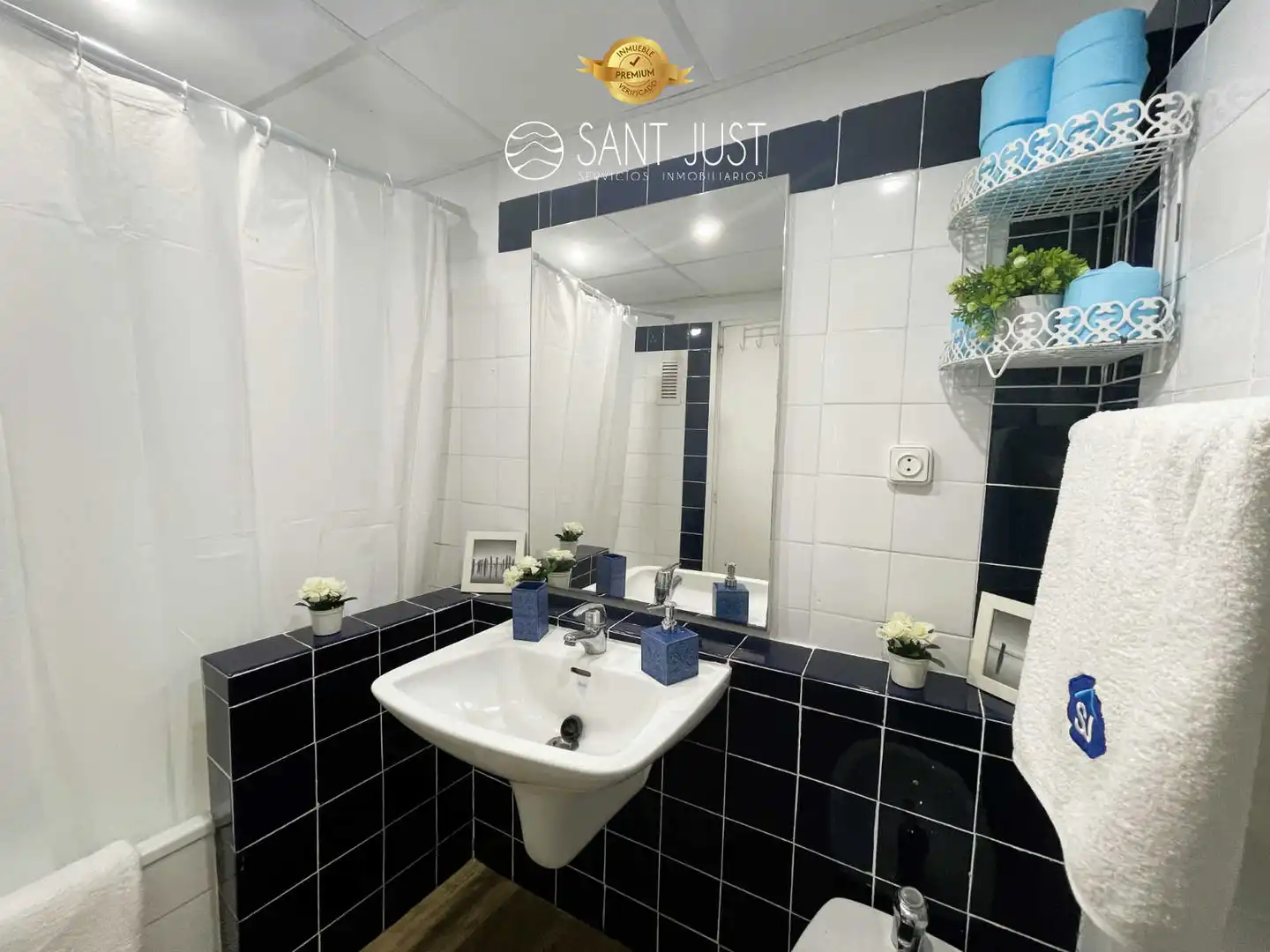 Bathroom of Study for sale in La Pineda