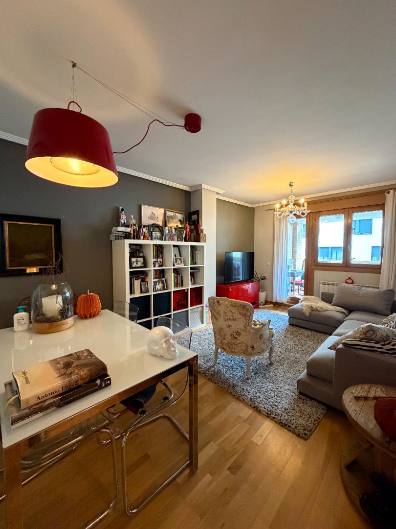 Living room of Flat for sale in Oviedo   with Heating, Parquet flooring and Terrace