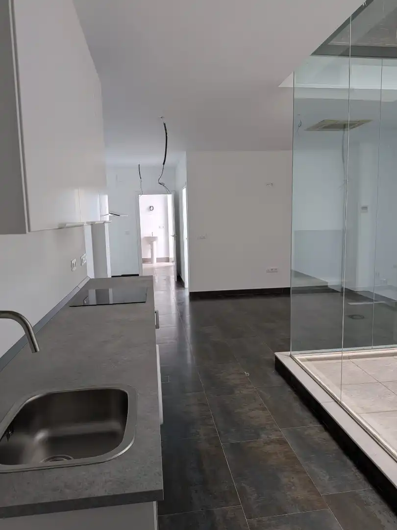 Wohnung zur Miete in Dos Hermanas mit Klimaanlage, Heizung und Balkon