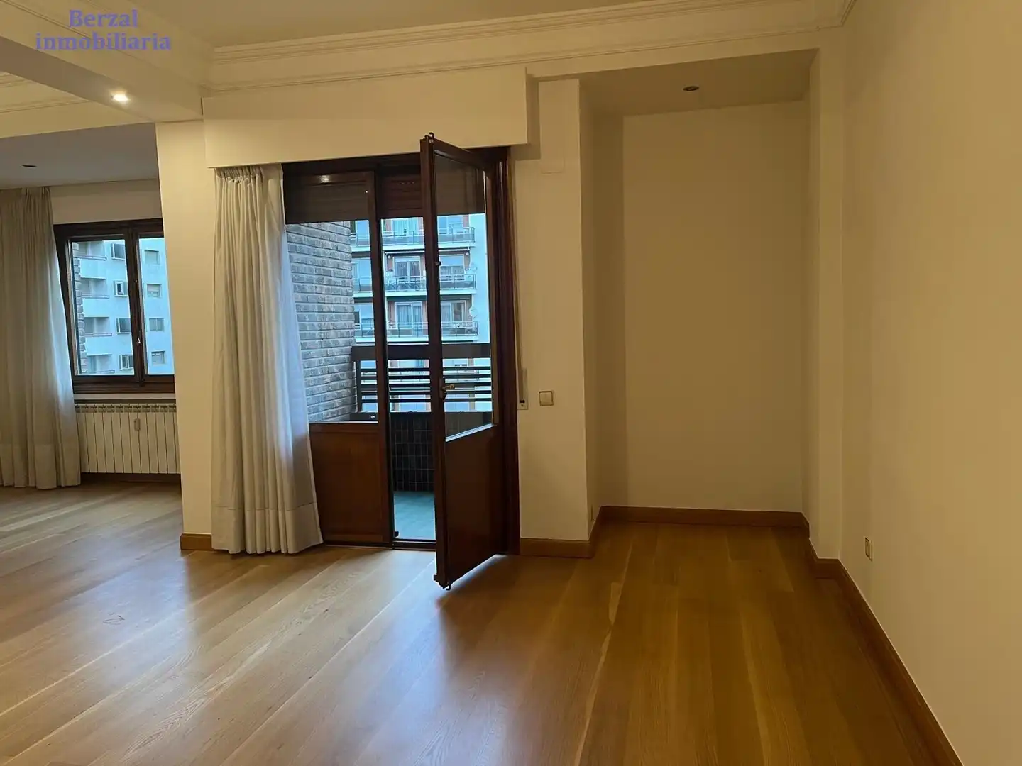 Living room of Flat for rent in  Logroño  with Heating, Terrace and Storage room